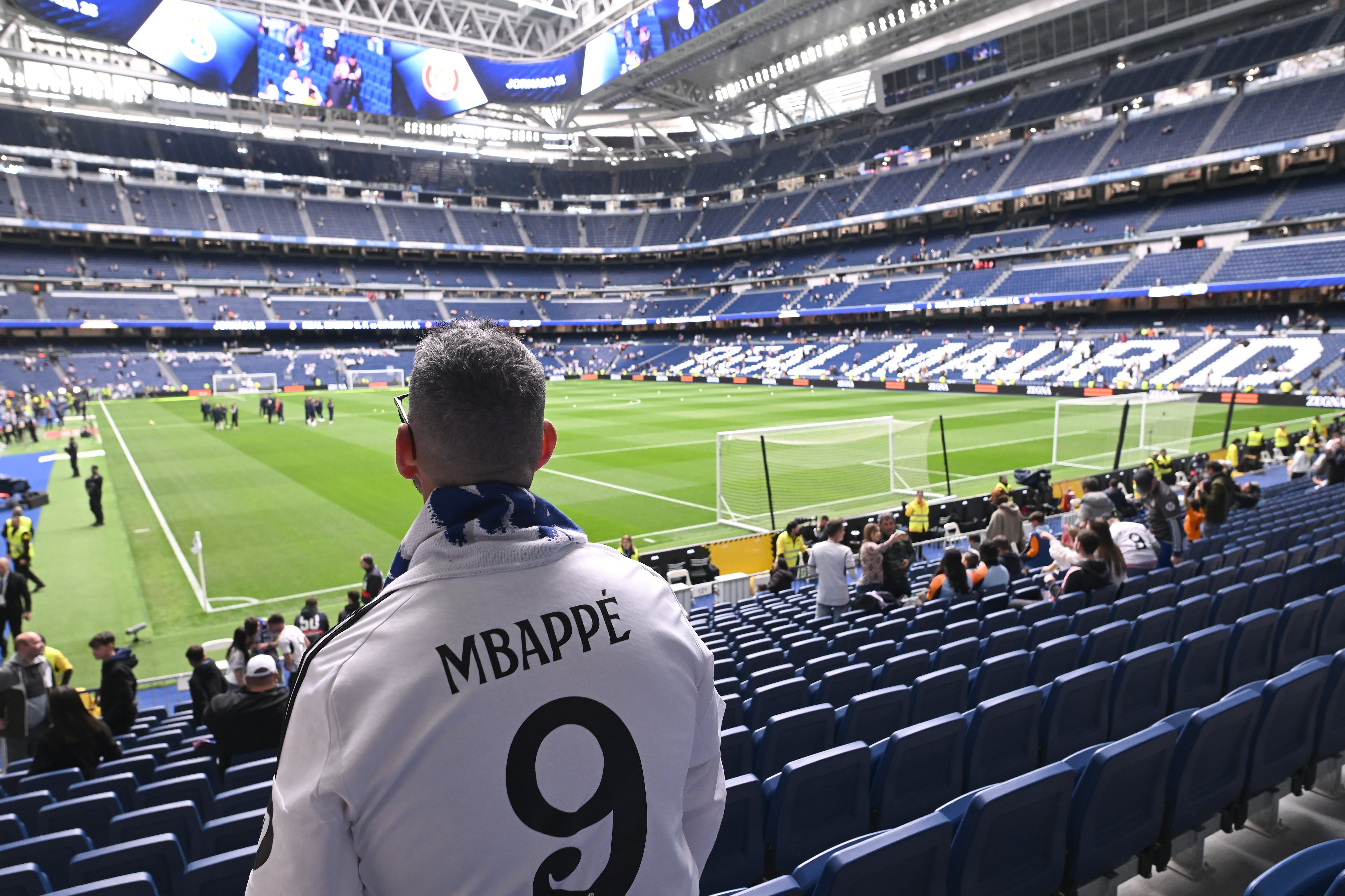 Gradas del Santiago Bernabéu antes de la disputa de un partido del Real Madrid