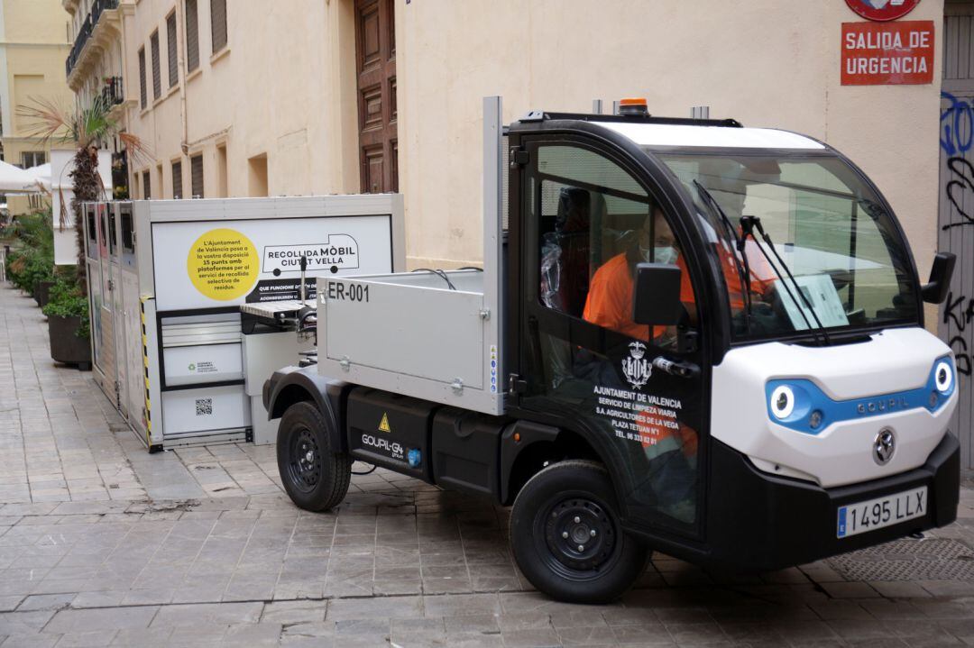 Los contenedores de reciclaje son móviles para facilitar, según la Concejalía de Ecología Urbana, el acceso a todos los vecinos.