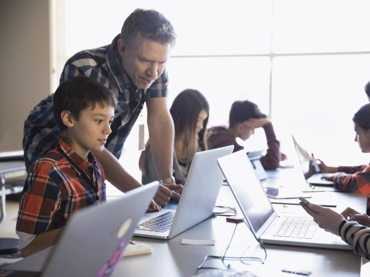 Gerd Leonhard: "Enseñamos a los niños como si fueran robots"