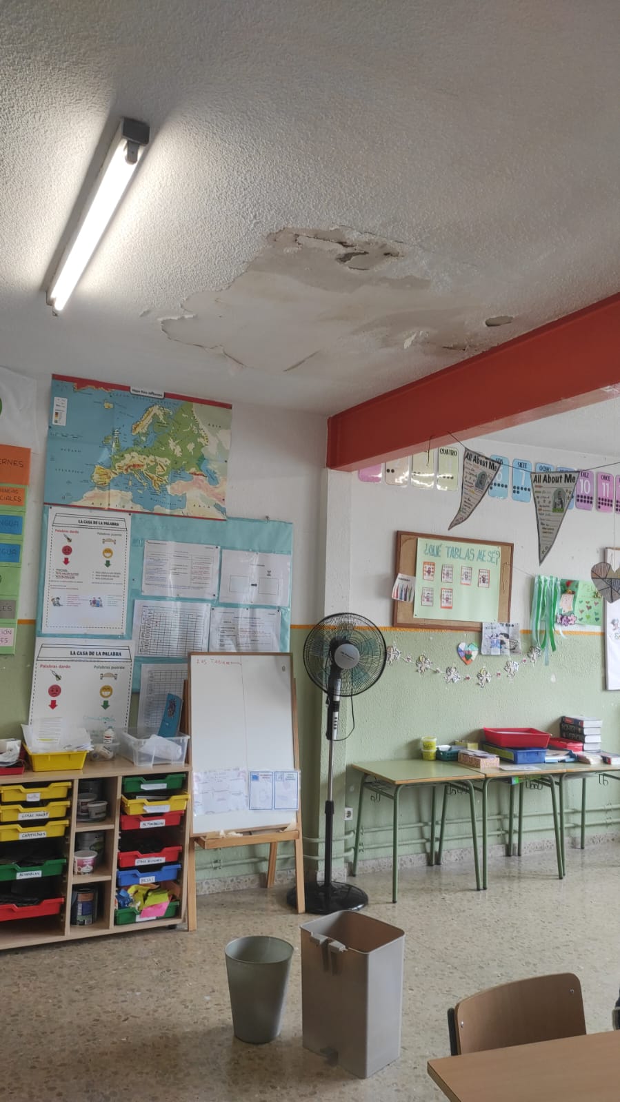 Desperfectos causados por la lluvia en el CEIP Santiago Apostol en La Hoya del Campo (Abarán)