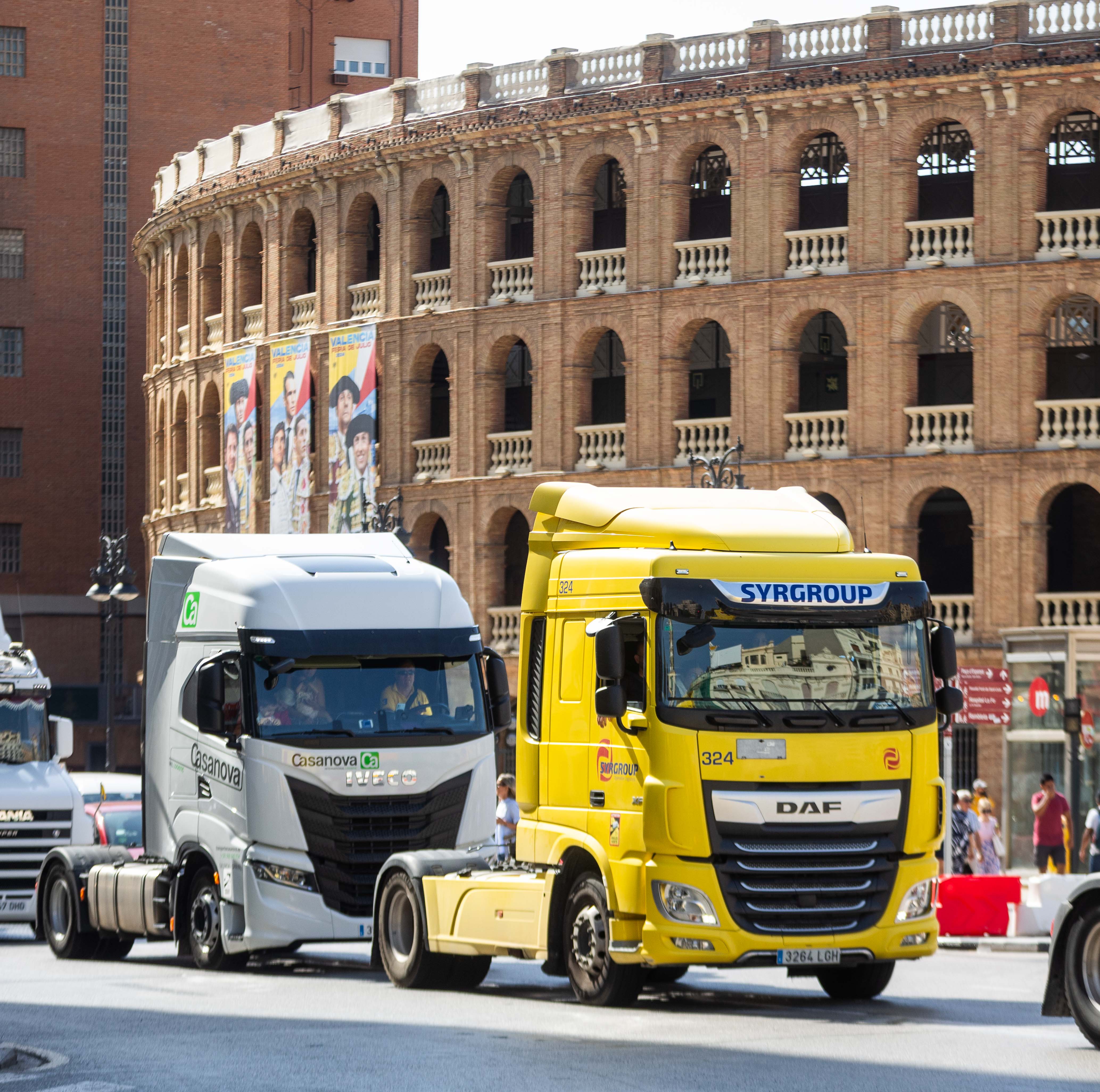 Los transportistas en su lucha para cambiar el modelo de las ITV en València
