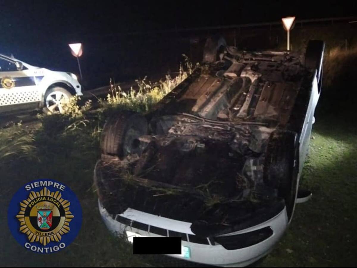 Aparatoso accidente de tráfico en pleno casco urbano de Villena