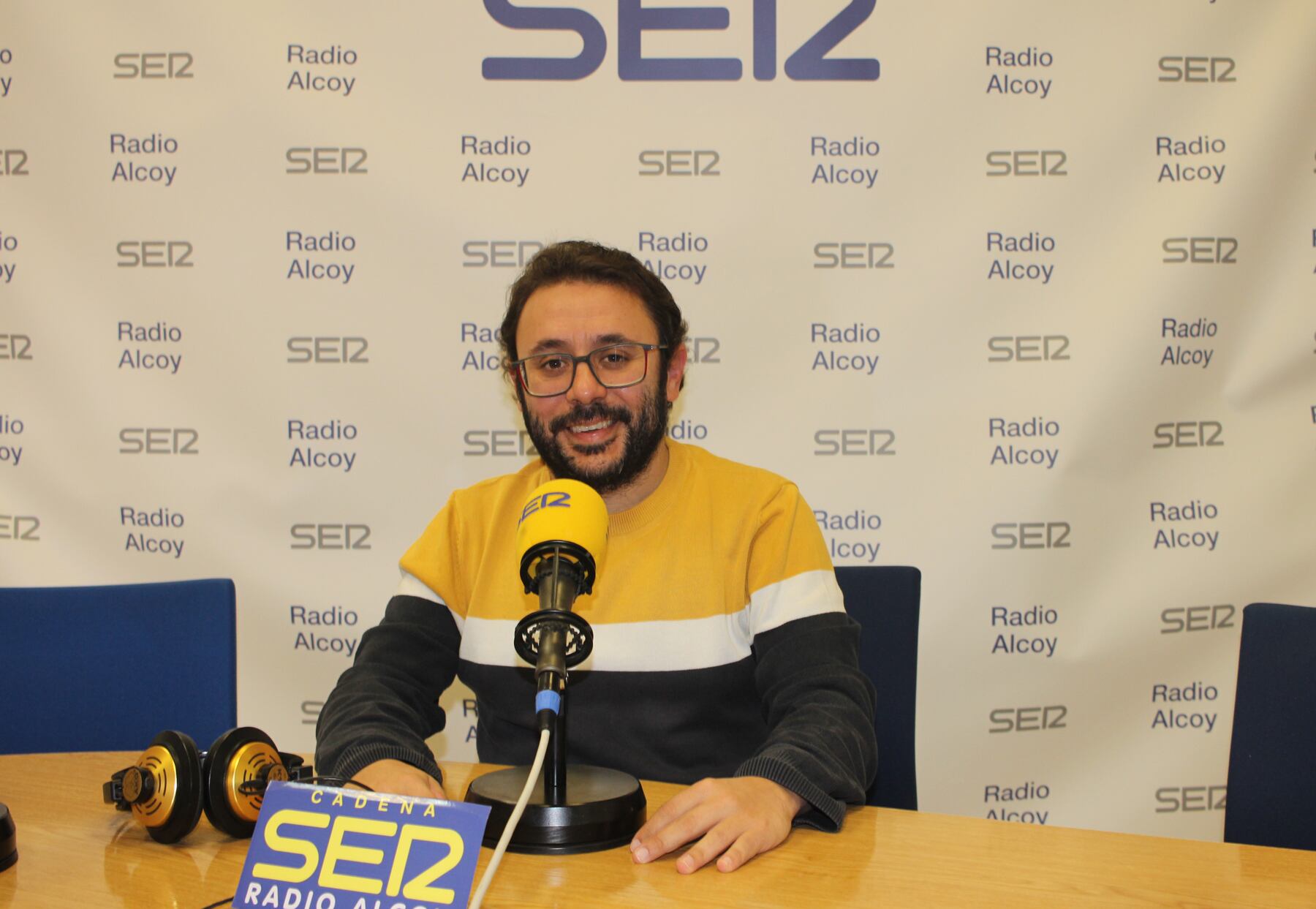 Sergi Silvestre, regidor de Patrimoni Cultural de Muro, en l&#039;estudi central de Radio Alcoy
