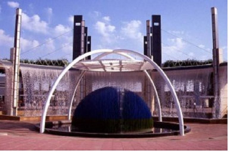 Este símbolo de una de las entradas de la expo 92 volverá a recuperarse en la isla de la Cartuja