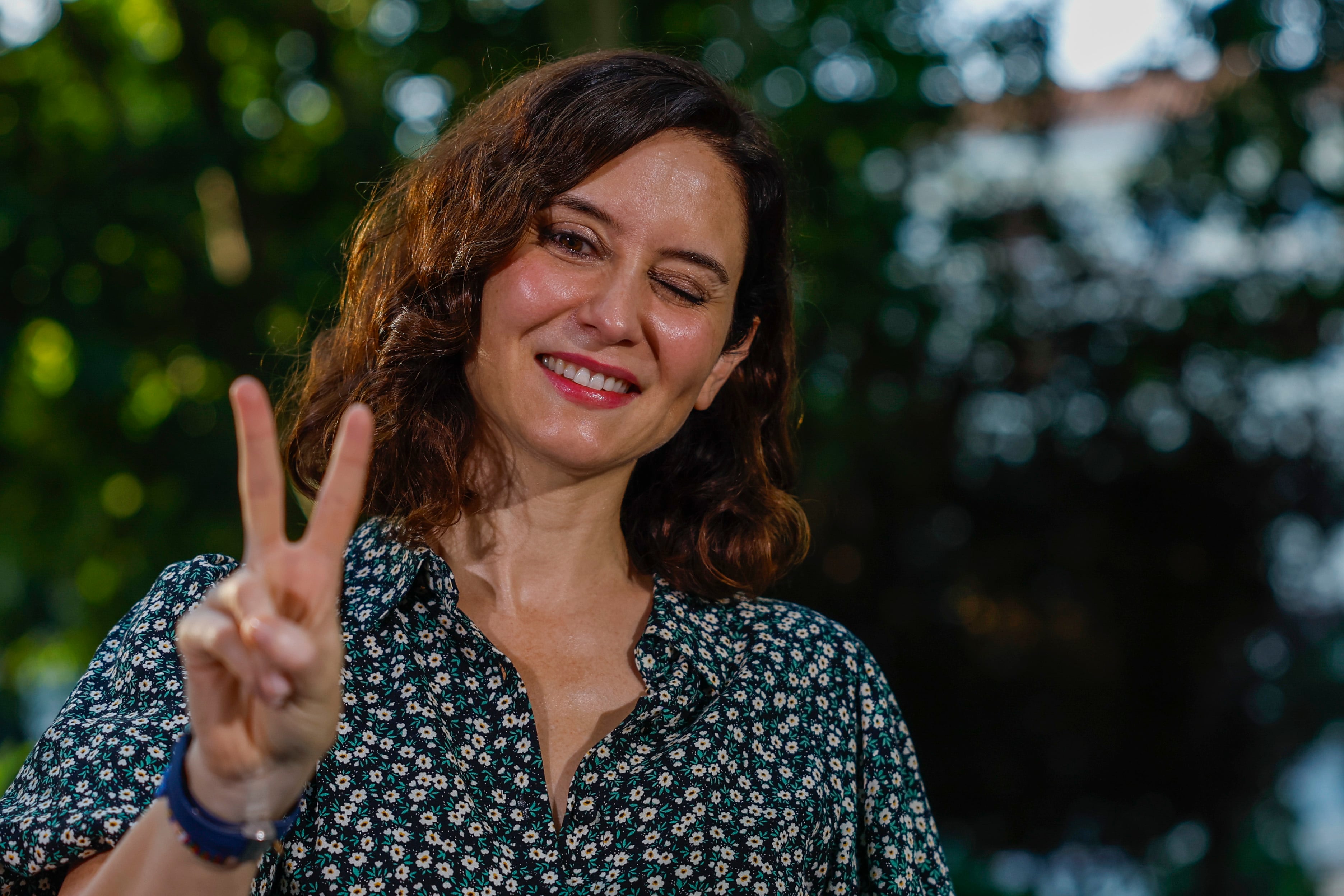 La presidenta de la Comunidad de Madrid, Isabel Díaz Ayuso, en el acto de inicio de campaña de las elecciones generales del 23-J del PP en el parque Eva Duarte de Madrid.