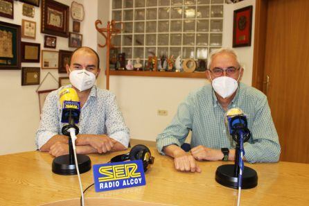 Fernando Sansaloni y Rafa Albero en el estudio central de Radio Alcoy