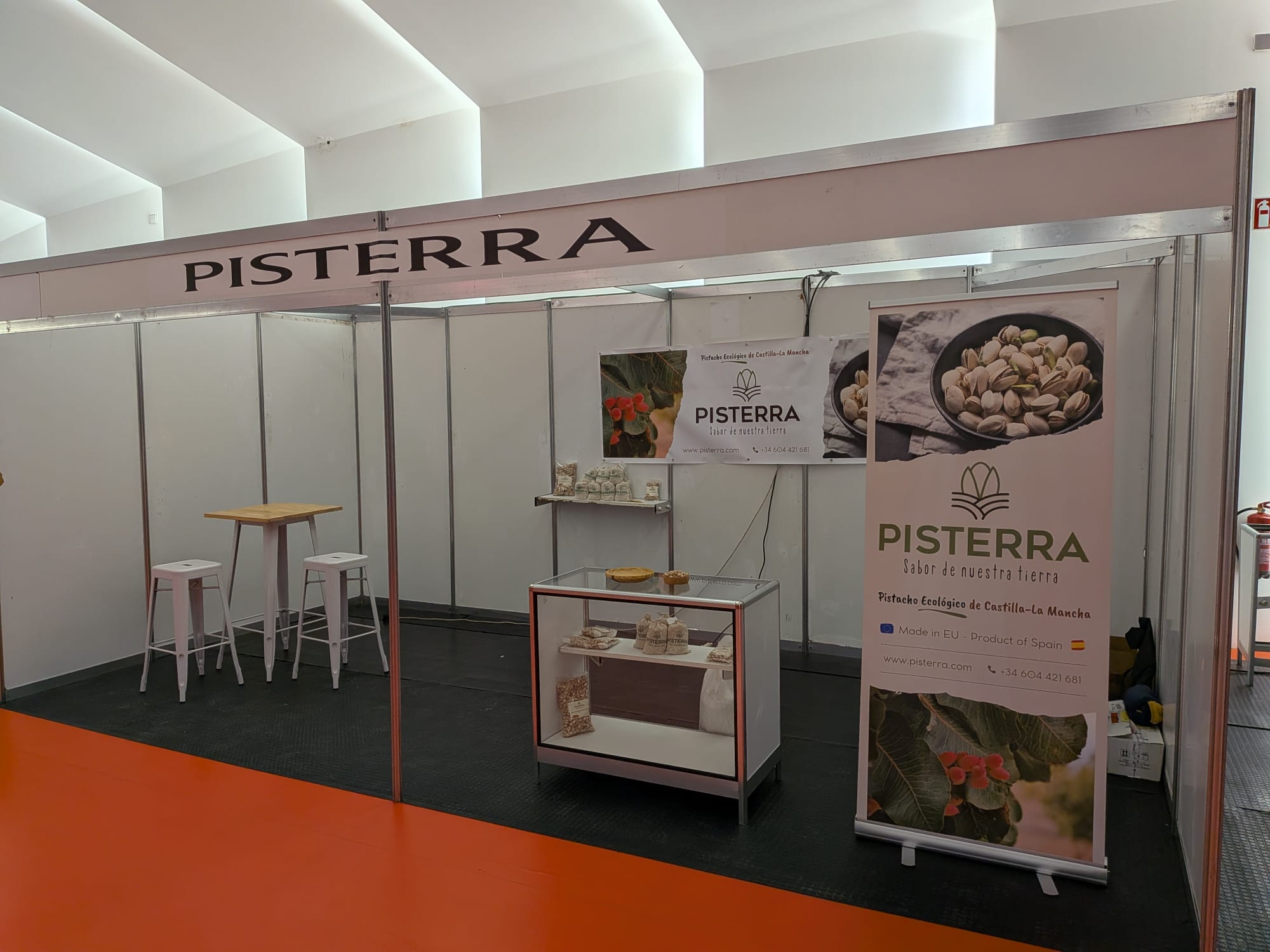 Expositores II Feria del champiñón y otros productos agroalimentarios en Quintanar del Rey