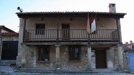 Ayuntamiento de Poyatos.