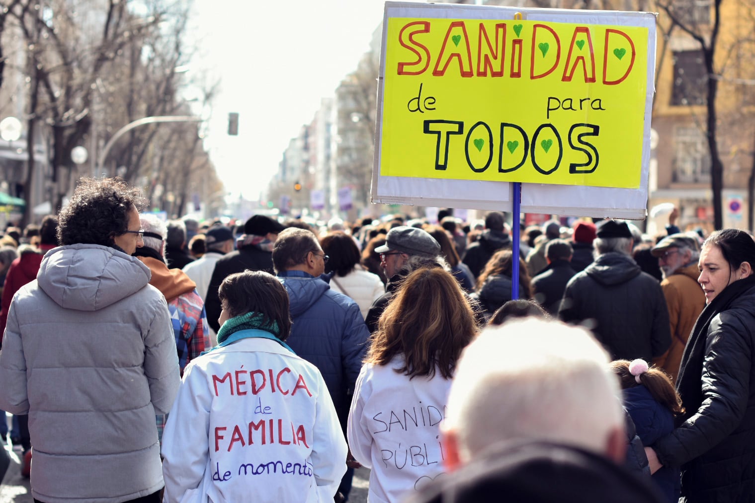 MADRID, 12/02/2023.- Vista general de la manifestación en defensa de la sanidad pública, este domingo en Madrid. EFE/Javier Jiménez
