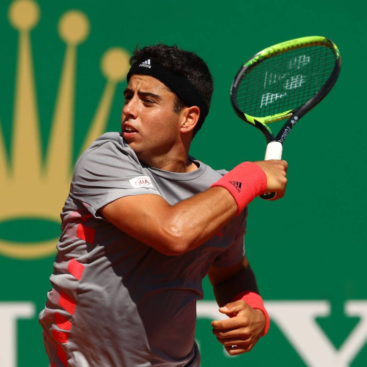 Munar supera a Tiafoe en dos mangas