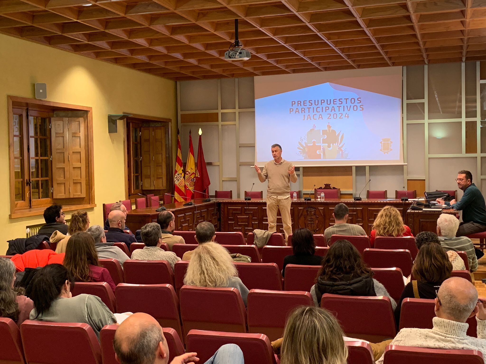 El Consejo Ciudadano celebrado este miércoles por la tarde en el Salón de Ciento del Ayuntamiento sirvió para abrir el plazo de presentación de propuestas ciudadanas