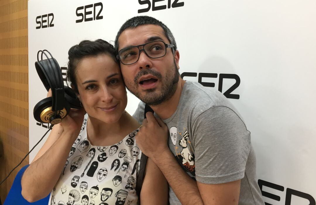 Elia Estrada y Fran Bermejo, dos de los actores de Zoo Cabaret.