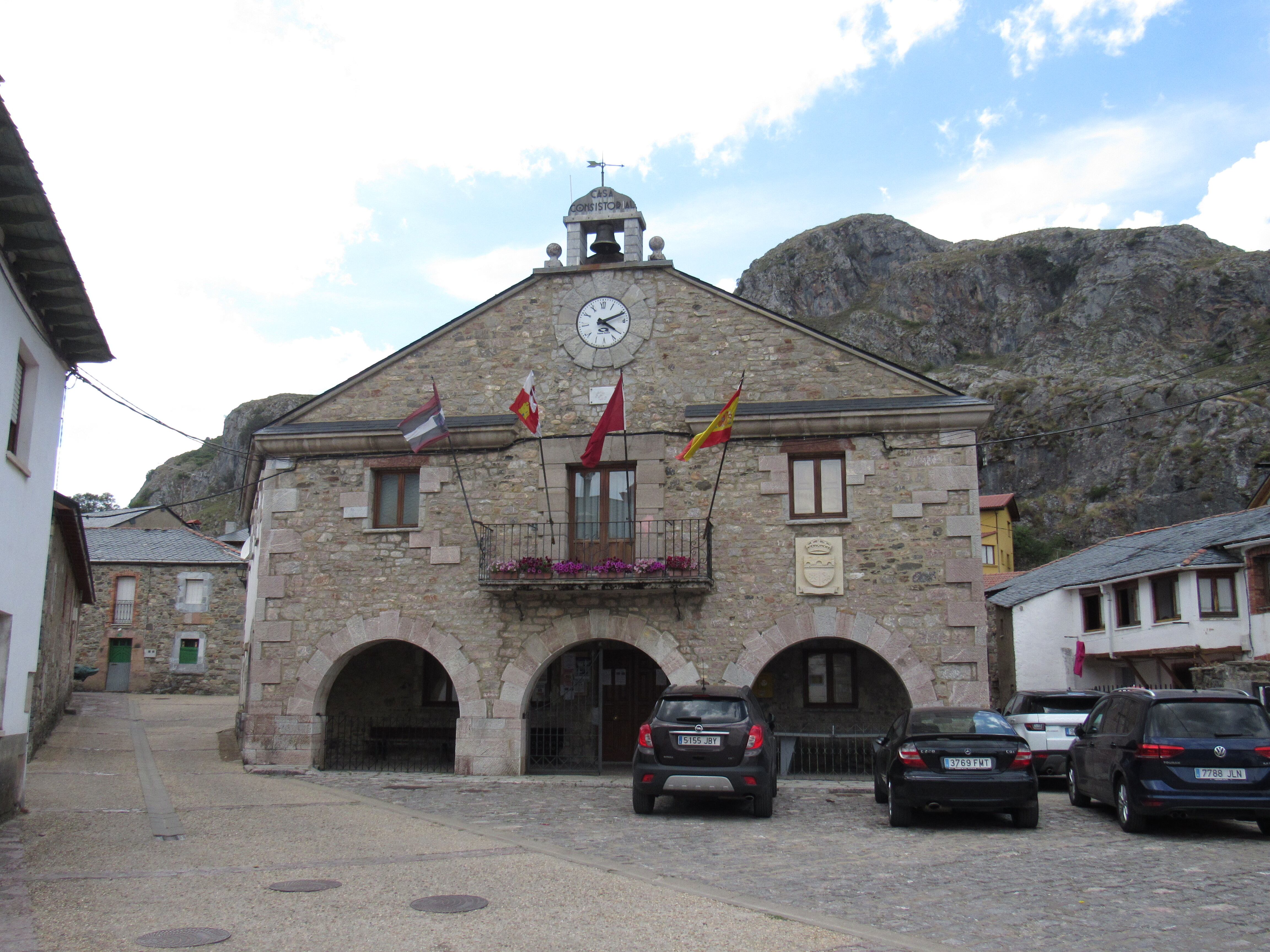 Ayuntamiento de Valdelugueros