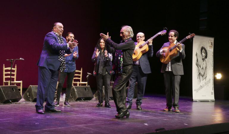 El bailaor Antonio Silva ‘El Peregrino’ recibió la ‘distinción Flamenca Ángel Lacalle’ en reconocimiento a toda su trayectoria