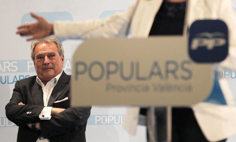 GRA486. VALENCIA, 27/04/2015.-. El presidente del Partido Popular de la provincia de Valencia y presidente de la Diputación de Valencia, Alfonso Rus, durante el acto de proclamación de todos los candidatos a las alcaldías de la comarca de Camp de Turia. EFE/Manuel Bruque.