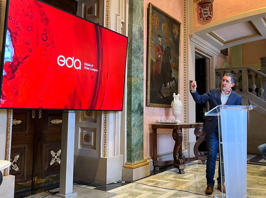 Joxe Mari Aizega, director del Basque Culinary Center, en la presentación del nuevo centro que abrirá en Álava