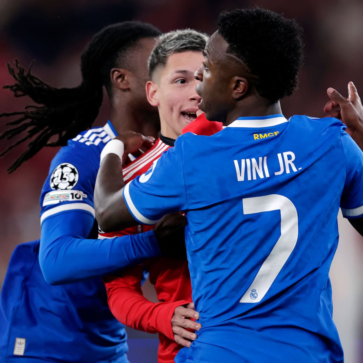 La UEFA obre una investigació pel presumpte insult racista de Prestianni a Vinicius