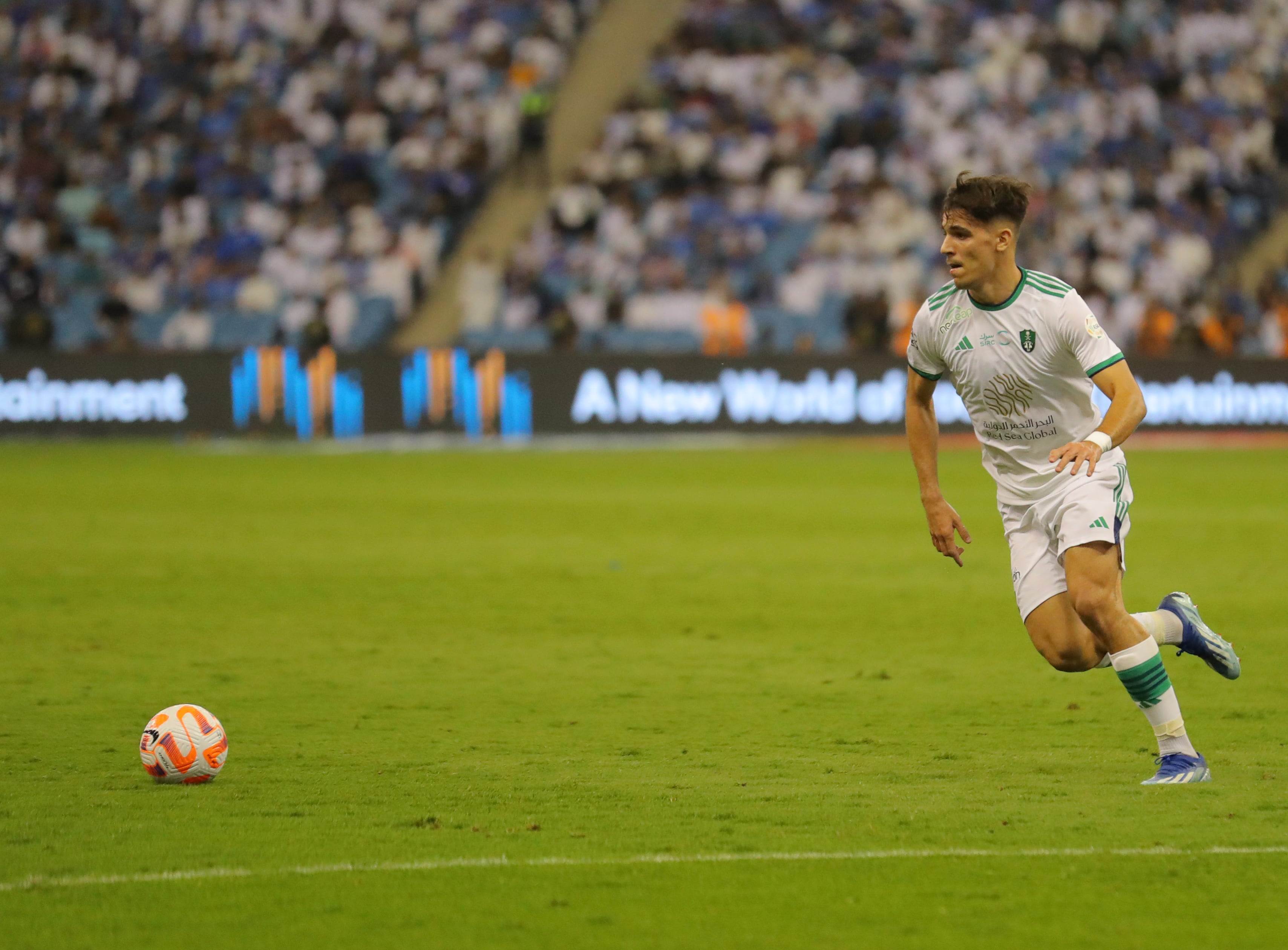 Veiga, durante un partido con el Al-Ahli.