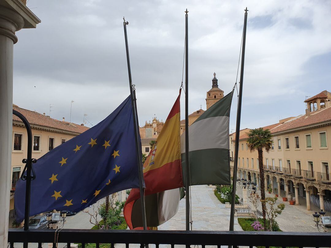 Luto oficial en Guadix, por las victimas de la pandemia