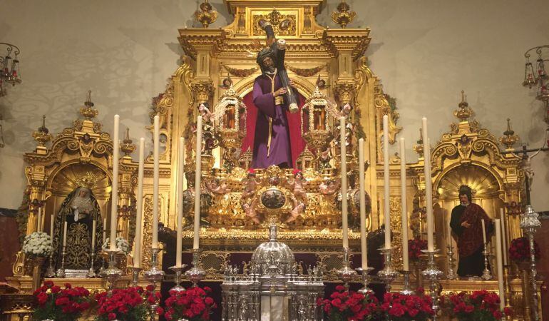 El Señor del Gran Poder en su paso de salida para el traslado a la Catedral, que finalmente se ha adelantado a la tarde del jueves