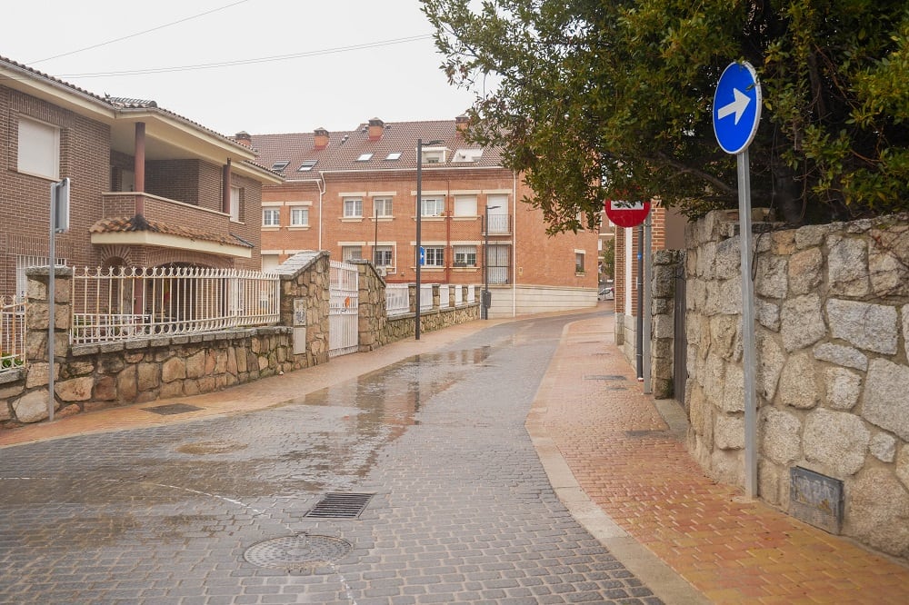 Una de las calles renovadas de Colmenar Viejo