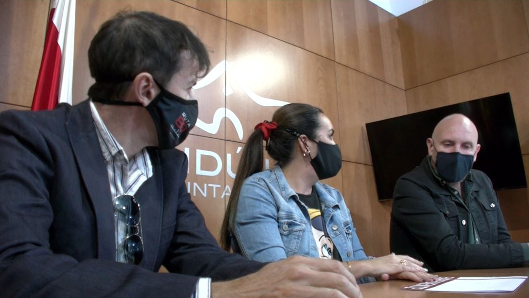 Raúl Gómez, Teresa Fernández- Pacheco y Andrés Berzosa, en el acto de presentación del concierto de Ruta 80