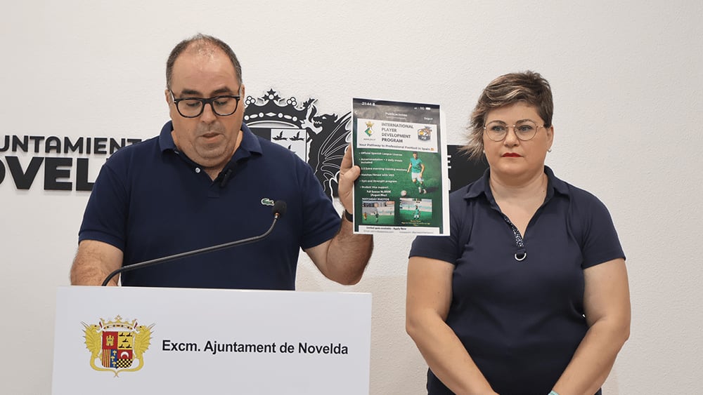 Imagen de archivo de Carlos Vizcaíno, concejal de Deportes de Novelda, durante una comparecencia