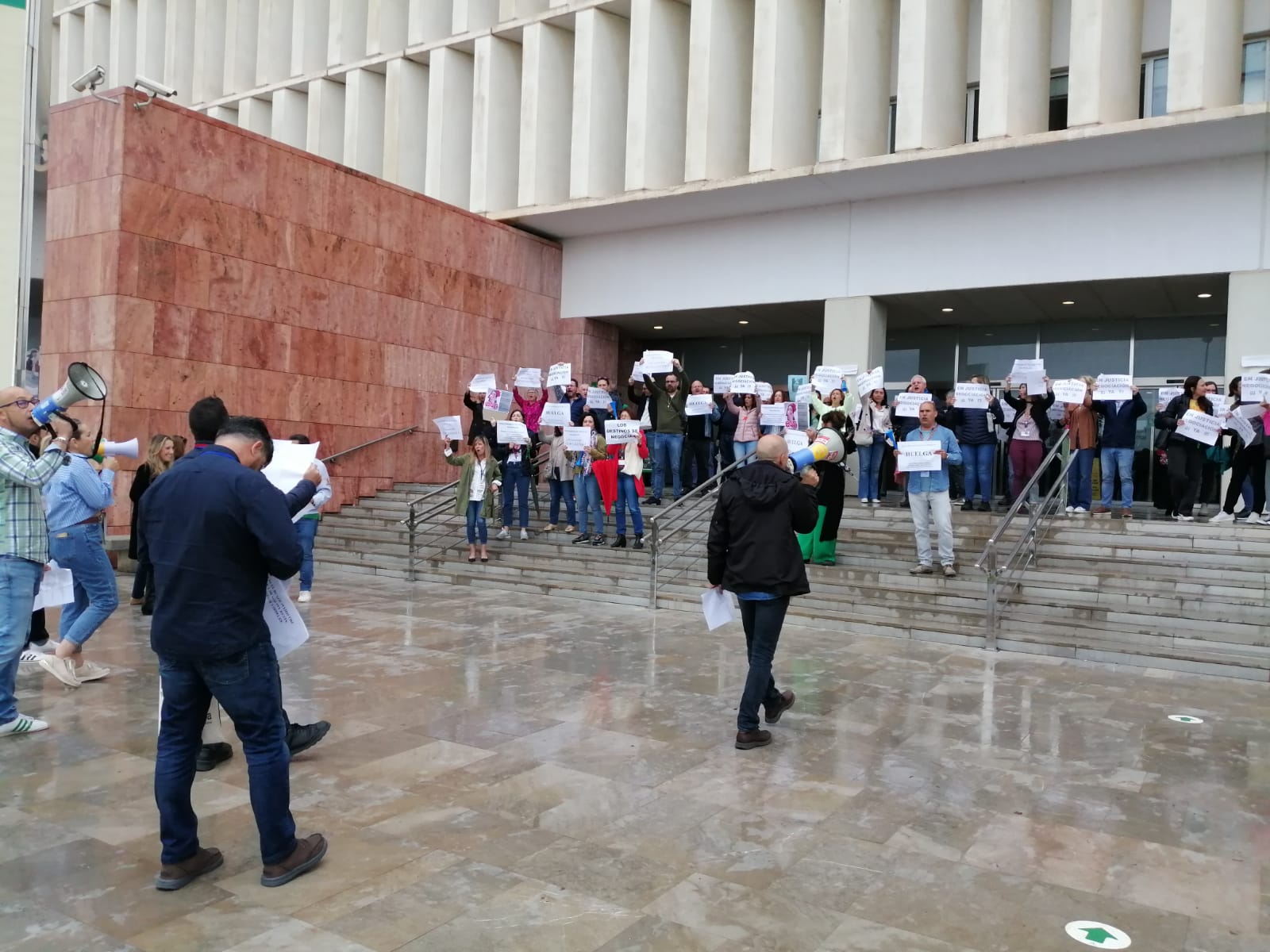 Protesta de los funcionarios de Justicia de Málaga ante la Ciudad de la Justicia