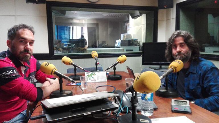 Chema Mezquita y Teo Nieto en los estudios de Radio Zamora