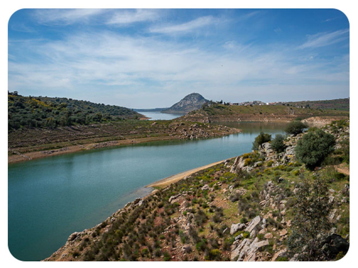 Las obras para la captación de agua desde el embalse de Alange para Almendralejo se retomarán de manera inminente
