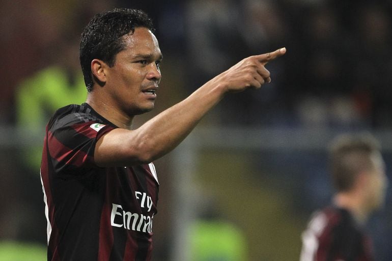 Carlos Bacca, durante un partido con el Milan 