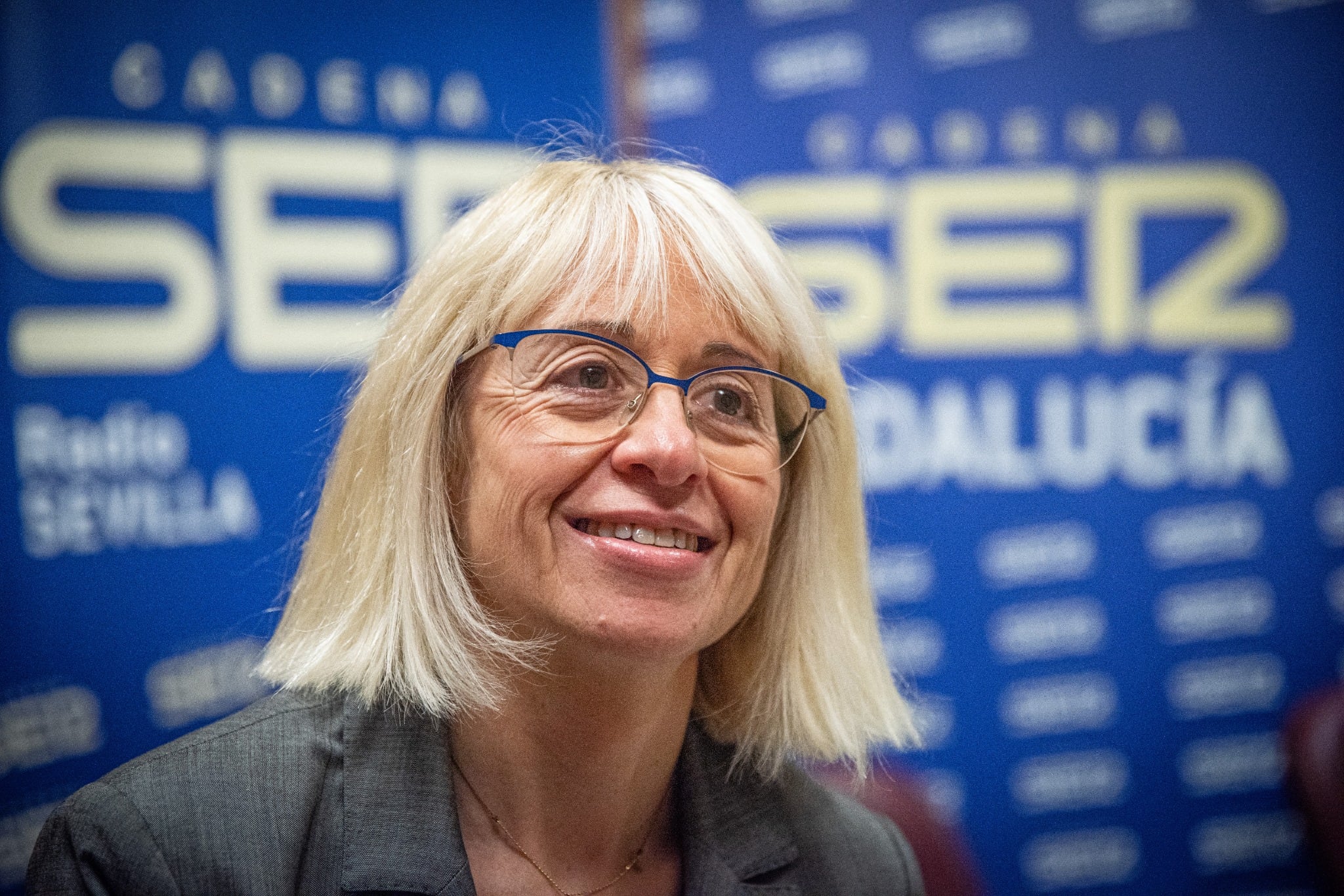 Mercedes Díaz, en uno de los estudios de Radio Sevilla