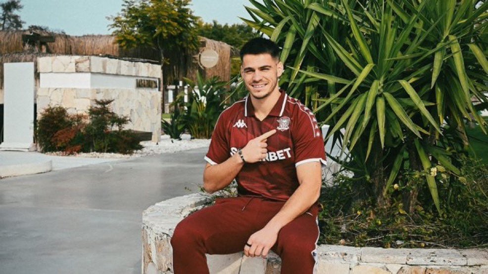 Ya luce los colores el Rapid de Bucarest.