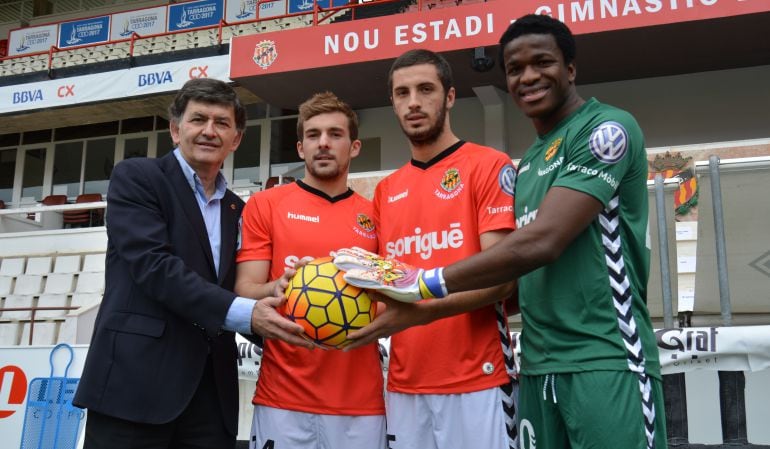 D'esquerra a dreta, el president del Nàstic, Josep Maria Andreu, Juan Muñiz, Giorgi Aburjania i Fabrice Ondoa.