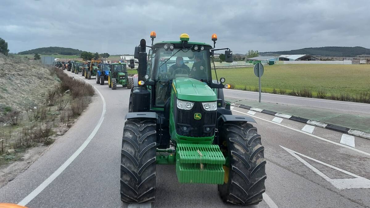 Ivanna Martínez, secretaria general de AGIM COAG, repasa la marcha de tractores por el sur de Madrid
