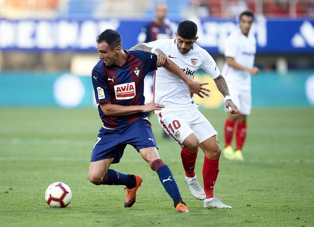 Sevilla y Eibar en su último choque liguero