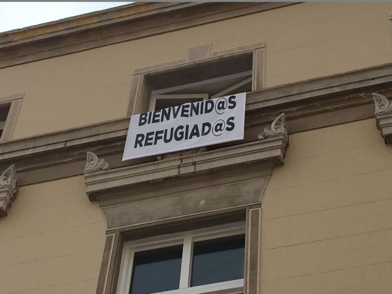 Pancarta que cuelga del despacho del grupo municipal de Ganemos