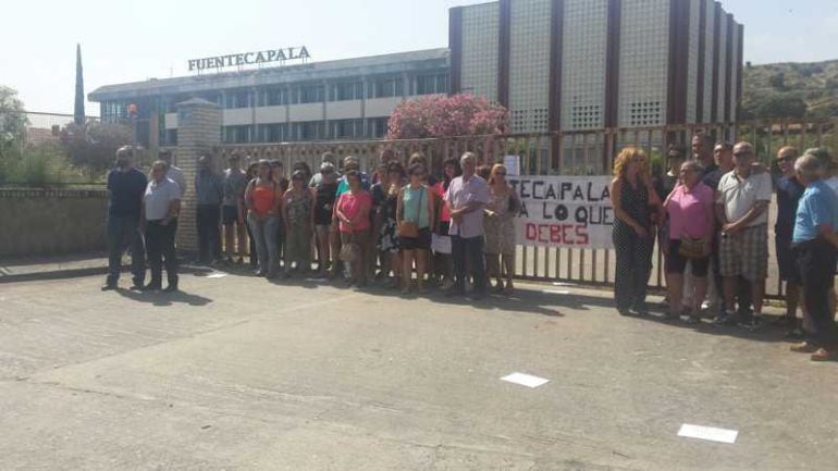 Los trabajadores se han concentrado a las puertas de la planta