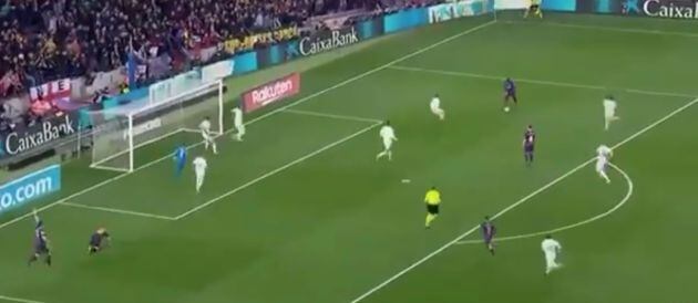 Marcelo, en la esquina del área mientras Malcom se disponía a tirar a puerta