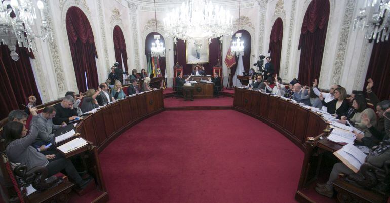 Pleno ordinario del Ayuntamiento de Cádiz
