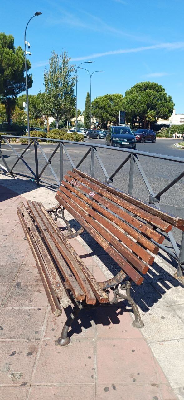 Izquierda Independiente pide la sustitución de los bancos deteriorados de San Sebastián de los Reyes