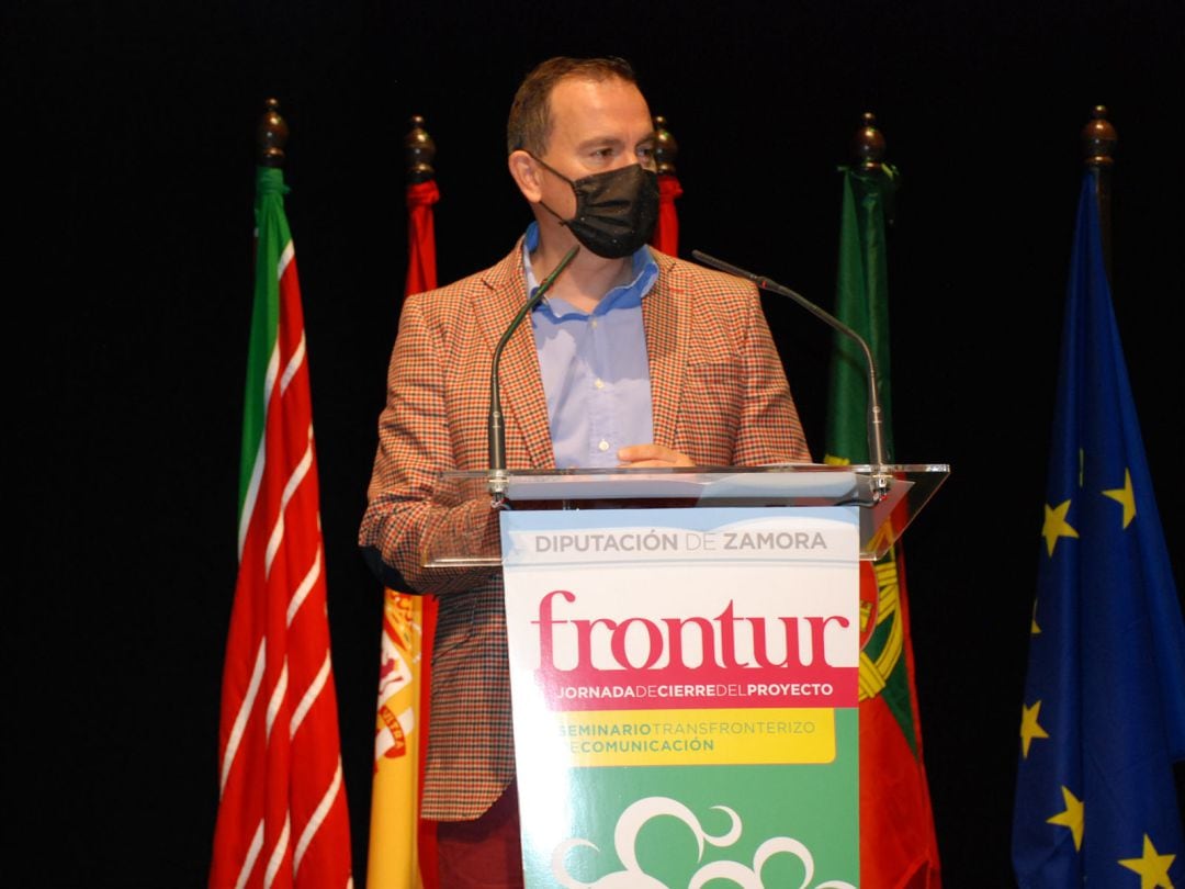 El presidente de la Diputación, Francisco Requejo, durante la presentación de resultados del proyecto hispano-portugués FRONTUR 