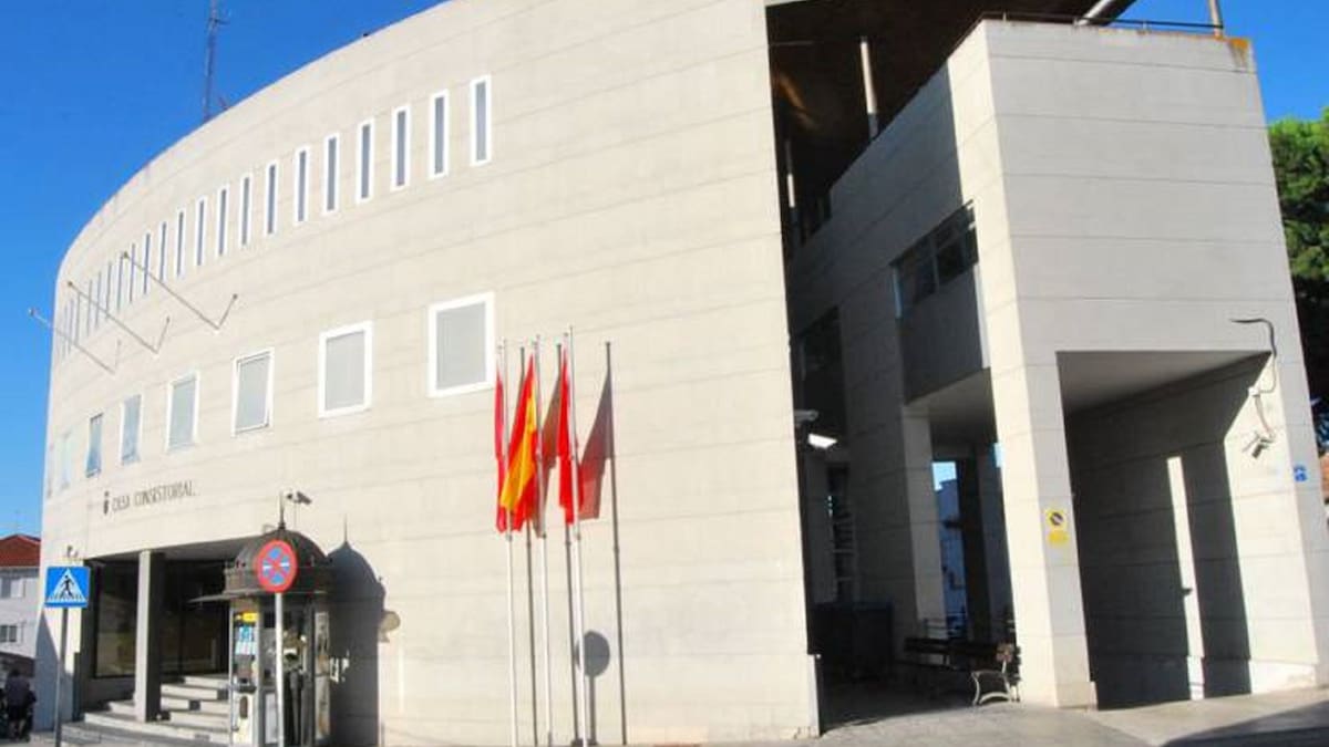 Marina Morcillo, concejala de Igualdad de Parla, niega la supresión del Punto Arcoíris Municipal.