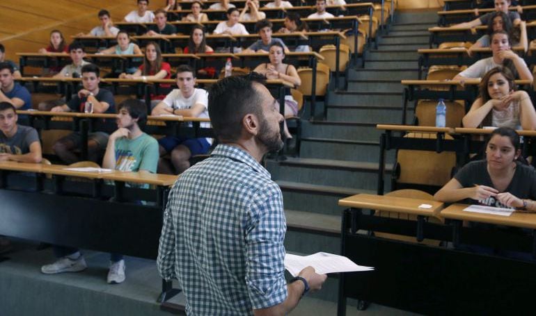 Estudiantes de la Comunidad de Madrid realizan las Pruebas de Acceso a la Universidad (PAU)