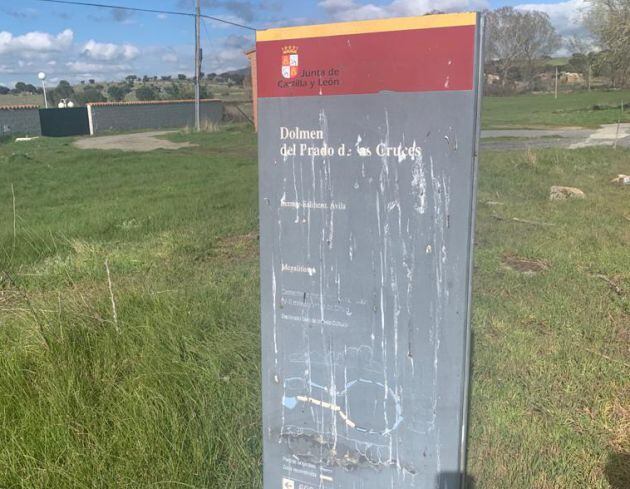 Señalización del Dolmen de Bernuy Salinero