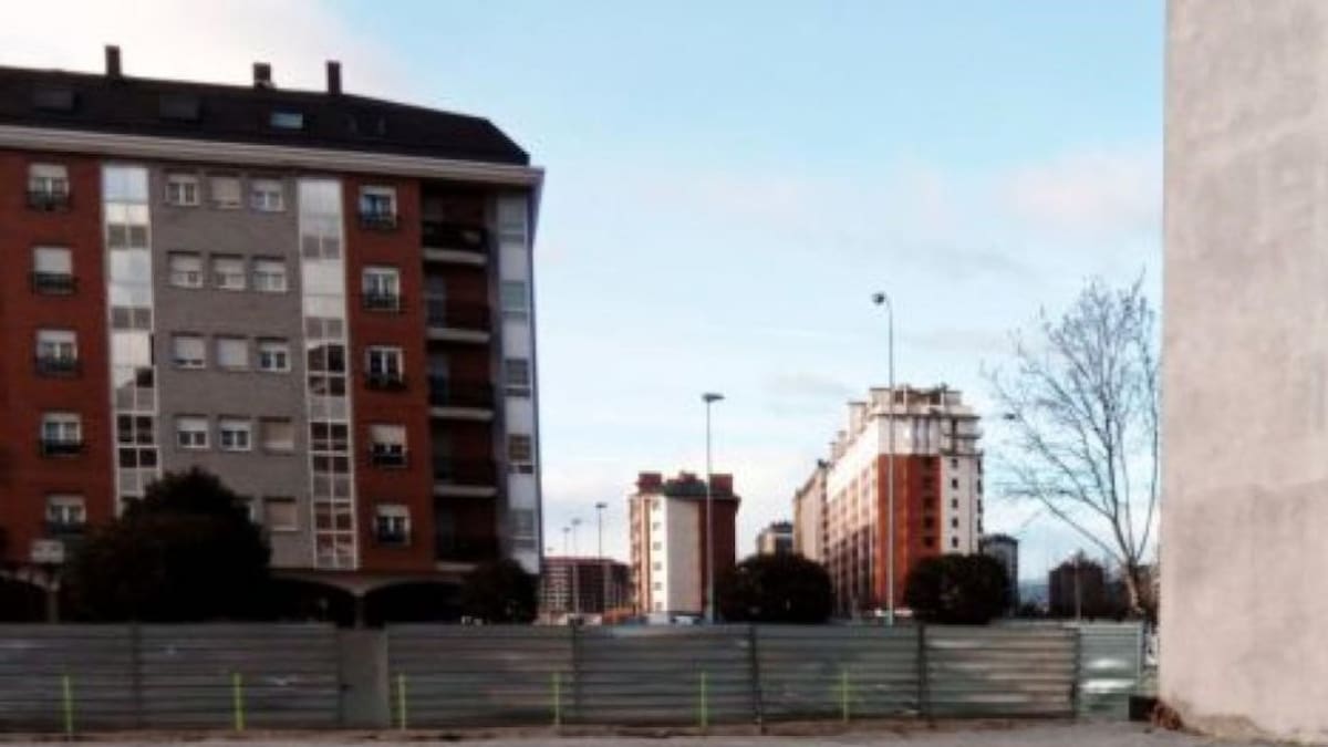 El ayuntamiento de Ponferrada elimina el problema de baches en el párking del viejo cuartel