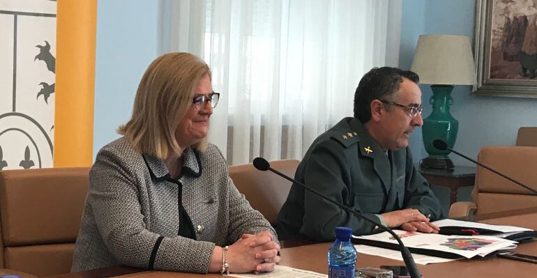 Francisca Molina y el teniente coronel Luis Ortega.