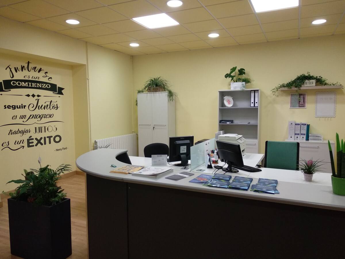 Los ayuntamientos del Alto Gállego ya conocen las necesidades del comercio local