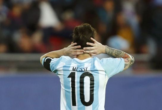 Argentina&#039;s Lionel Messi reacts during the first round Copa America 2015 soccer match against Paraguay at Estadio La Portada de la Serena in La Serena, Chile, June 13, 2015. REUTERS/Mariana Bazo