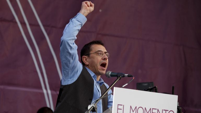 MADRID, SPAIN - JANUARY 31:  Podemos (We Can) party member Juan Carlos Monedero speaks on stage at the end of a march on January 31, 2015 in Madrid, Spain. According to the last opinion polls Podemos (We Can), the anti-austerity left-wing party that emerg